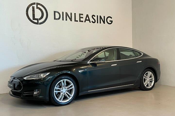 Grøn Tesla Model S fra 2013