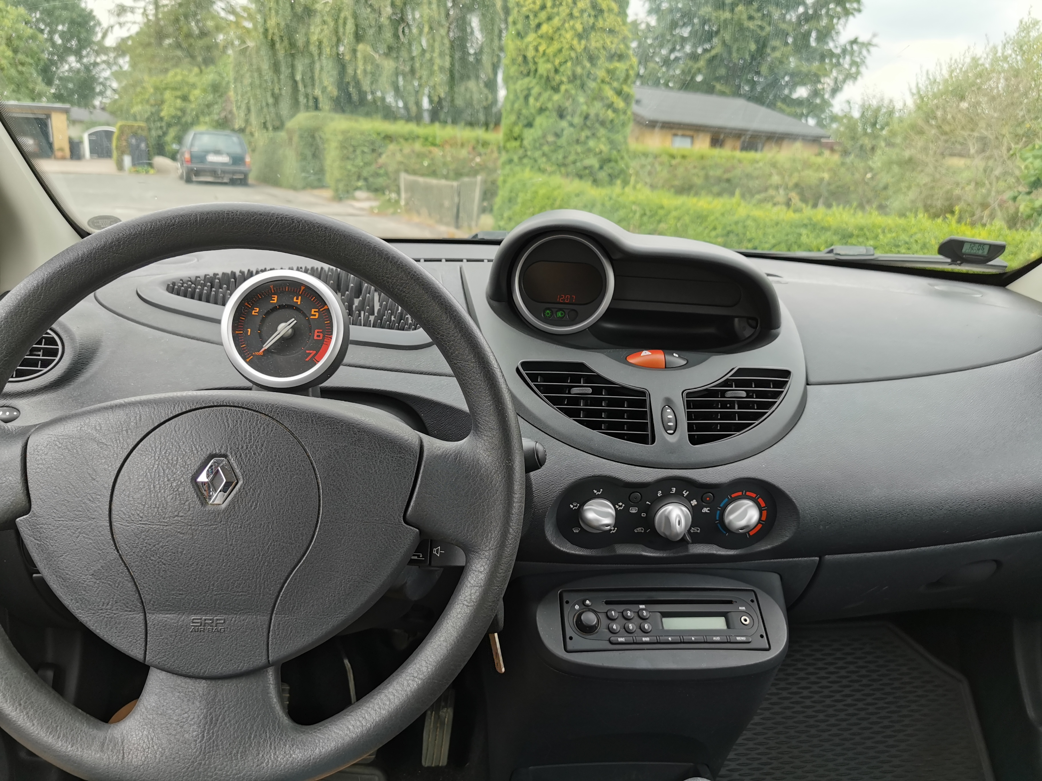 Orange Renault Twingo fra 2010