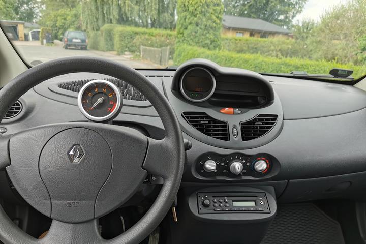 Orange Renault Twingo fra 2010