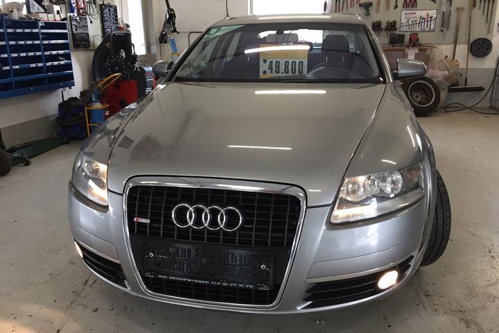 Grå Audi A6 fra 2004