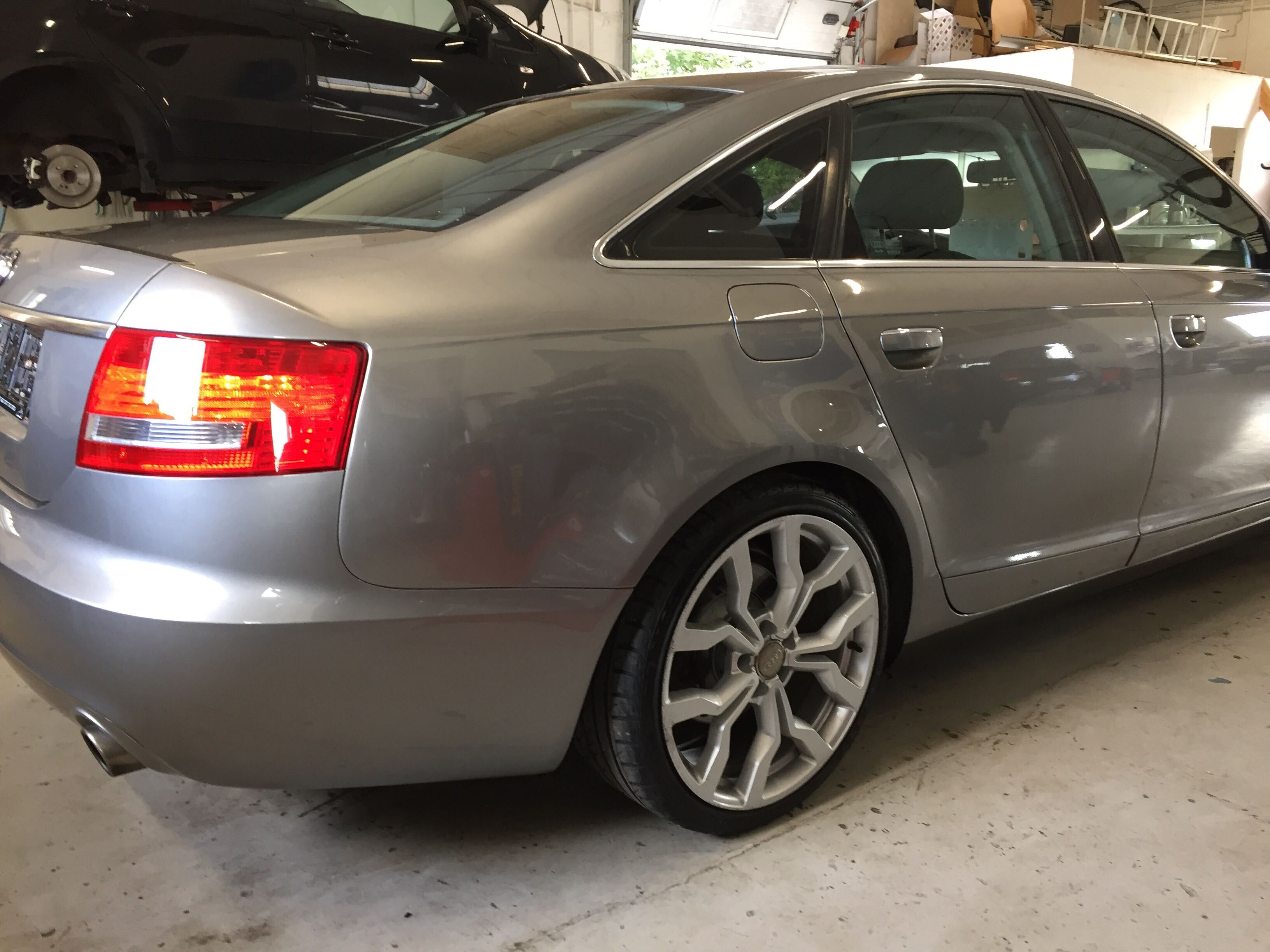 Grå Audi A6 fra 2004