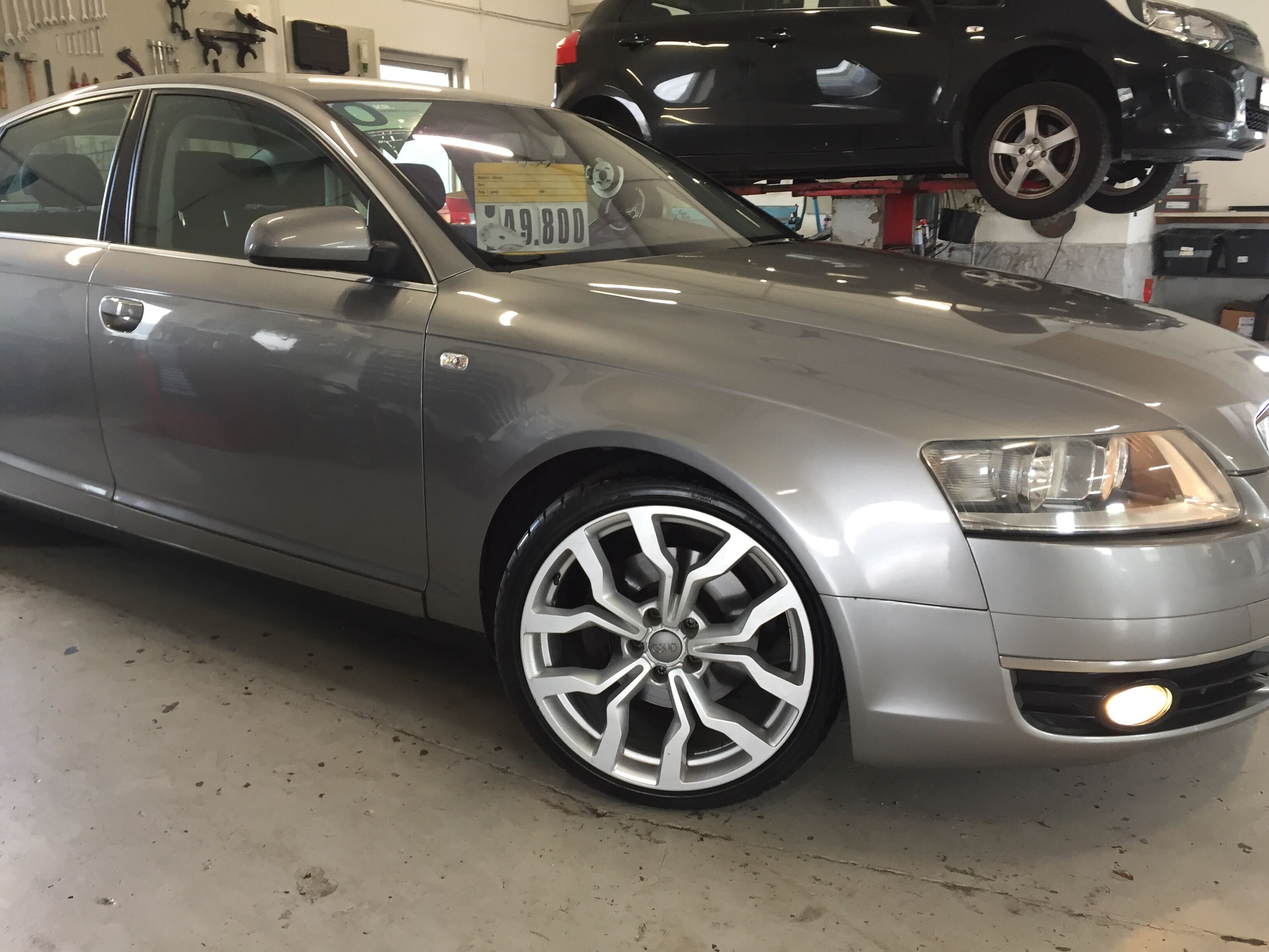 Grå Audi A6 fra 2004