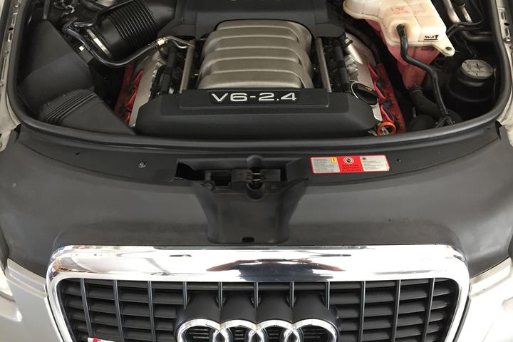 Grå Audi A6 fra 2004