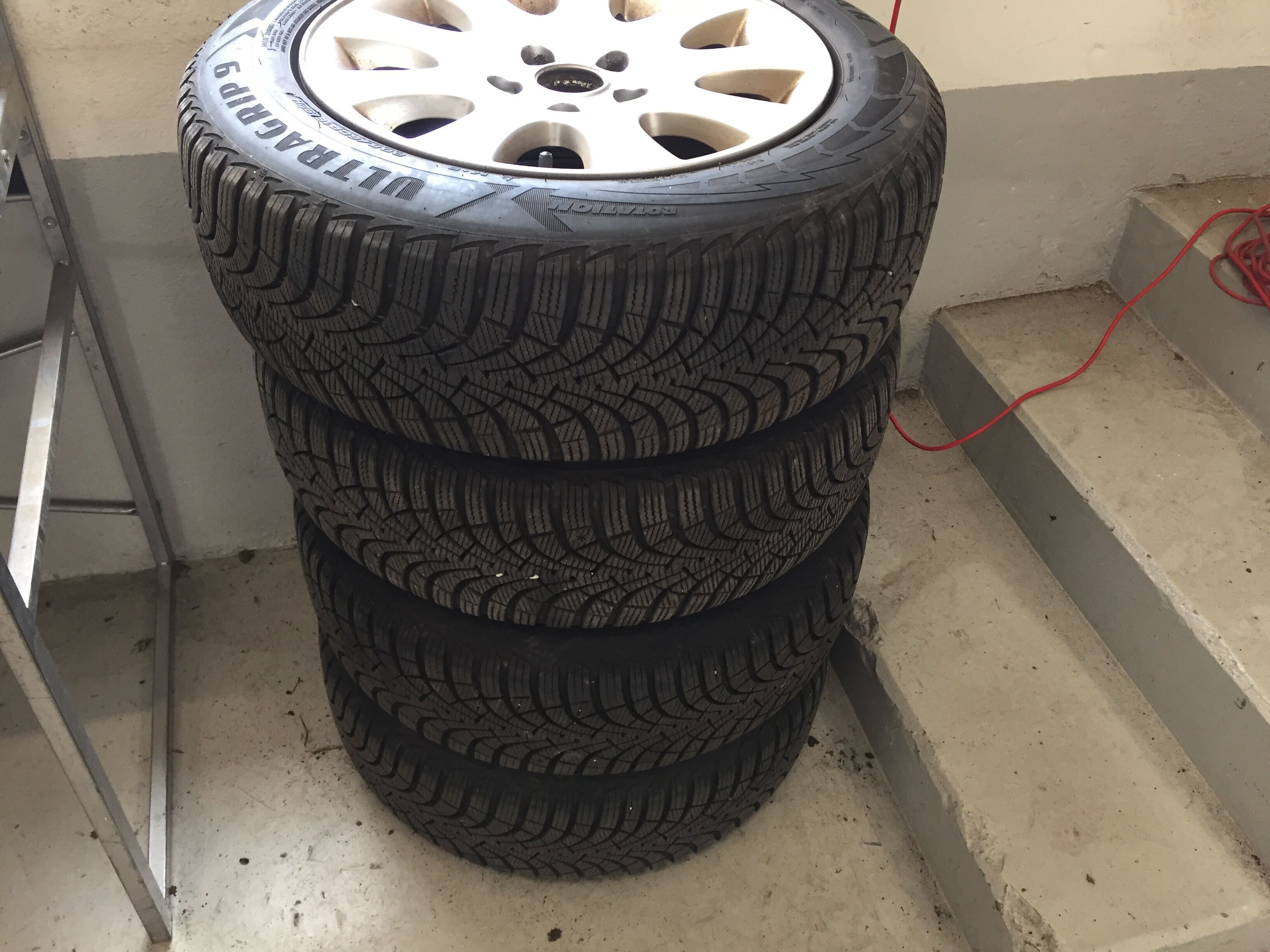 Grå Audi A 6 fra 2004