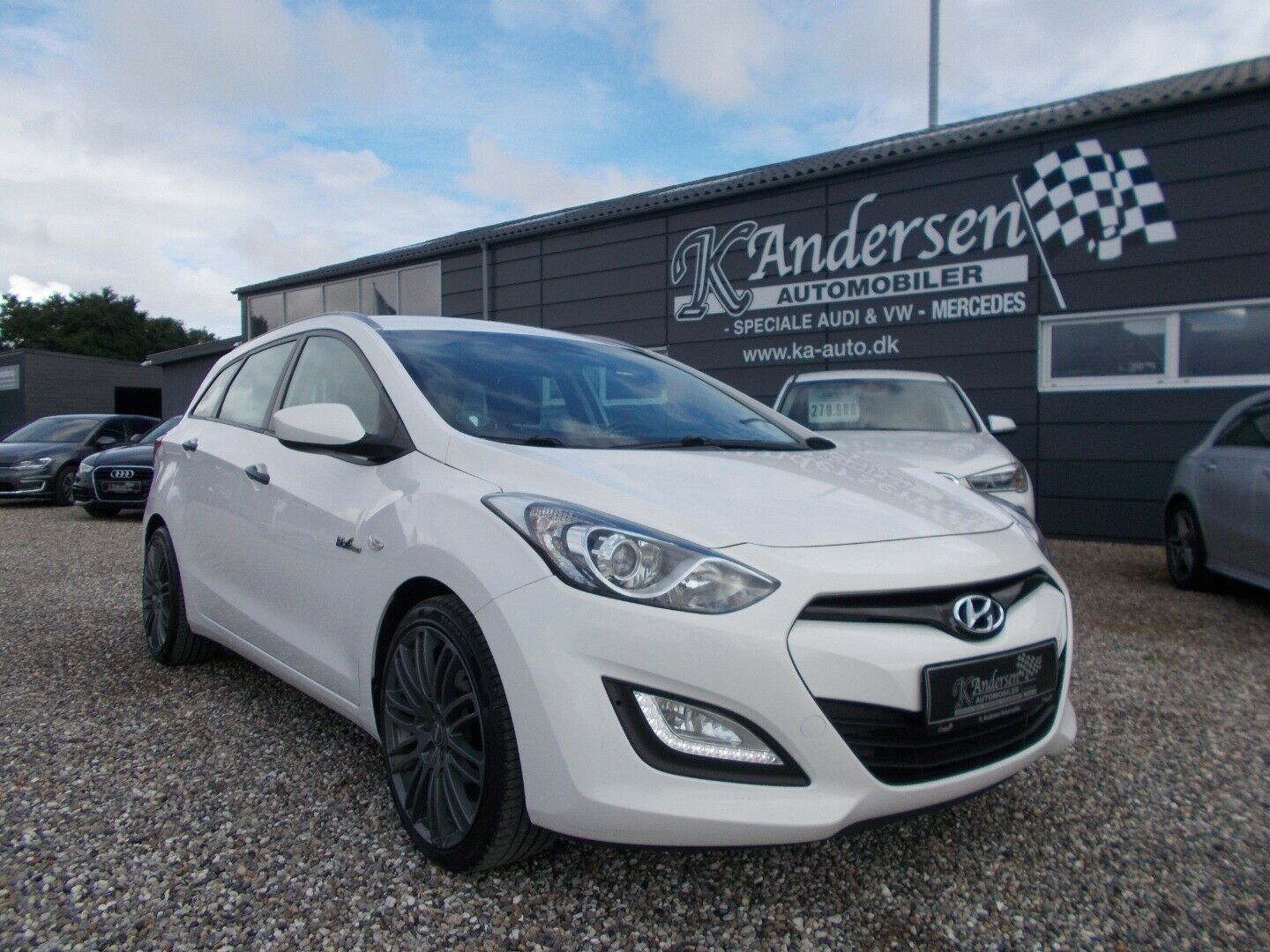 Hvid Hyundai i30 fra 2014