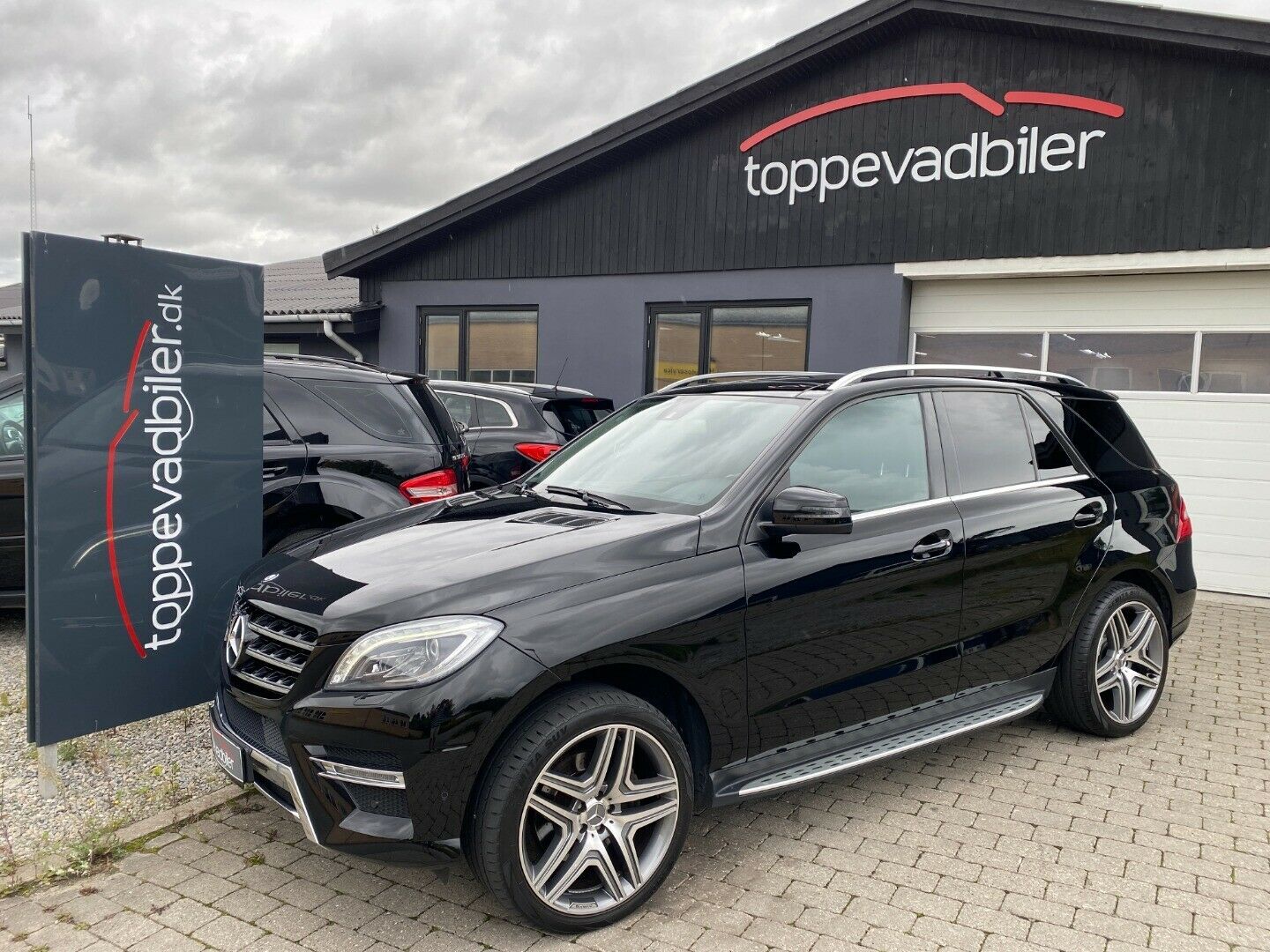 Grå Mercedes ML350 fra 2014