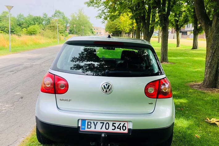 Sølv VW Golf V fra 2006