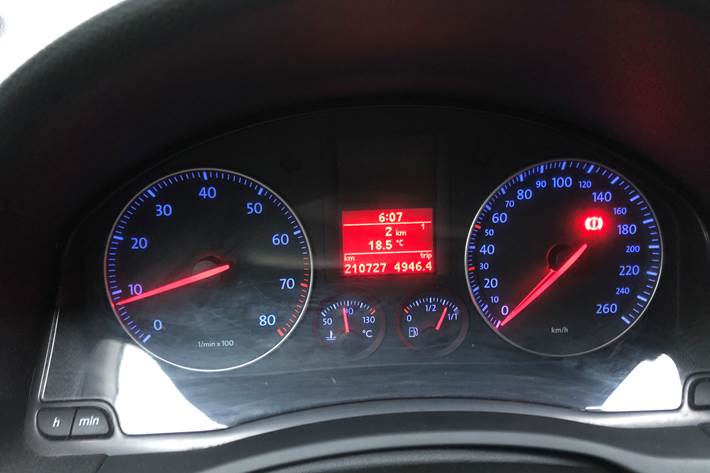 Sølv VW Golf V fra 2006