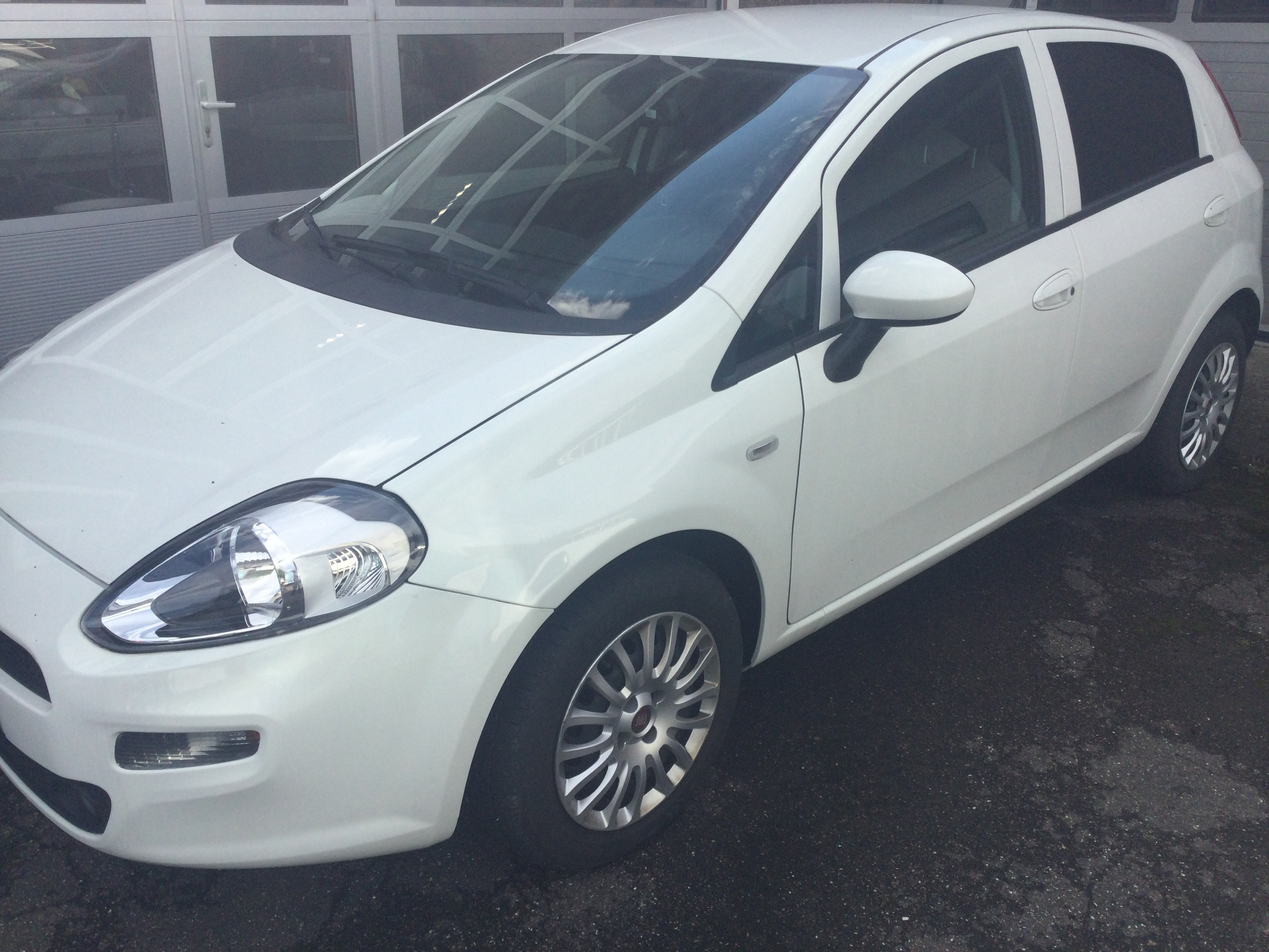 Hvid Fiat Punto fra 2018