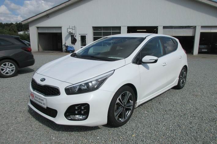 Hvid Kia Ceed fra 2016