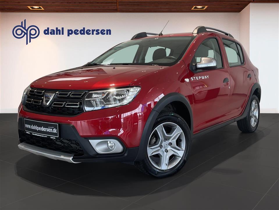 Rød Dacia Sandero fra 2020