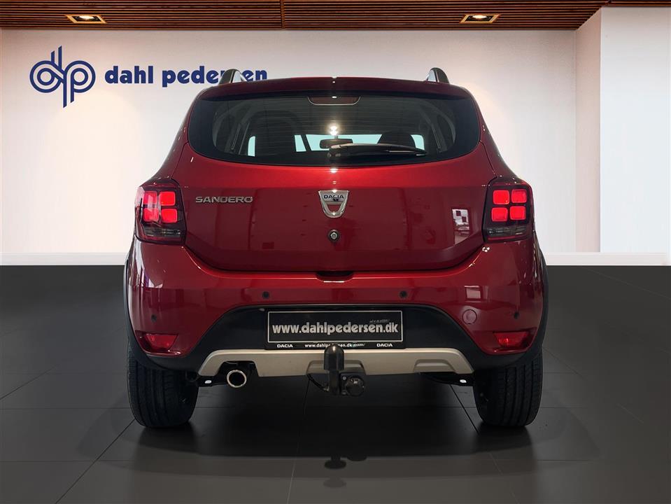 Rød Dacia Sandero fra 2020