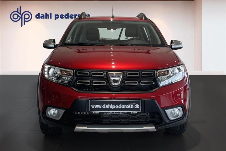 Rød Dacia Sandero fra 2020