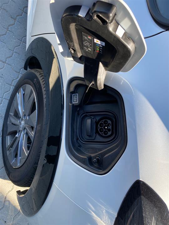 Hvid Peugeot e-208 fra 2020