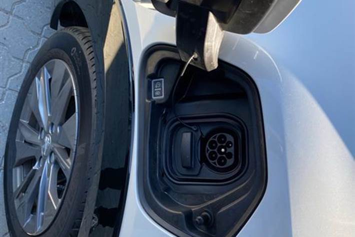 Hvid Peugeot e-208 fra 2020