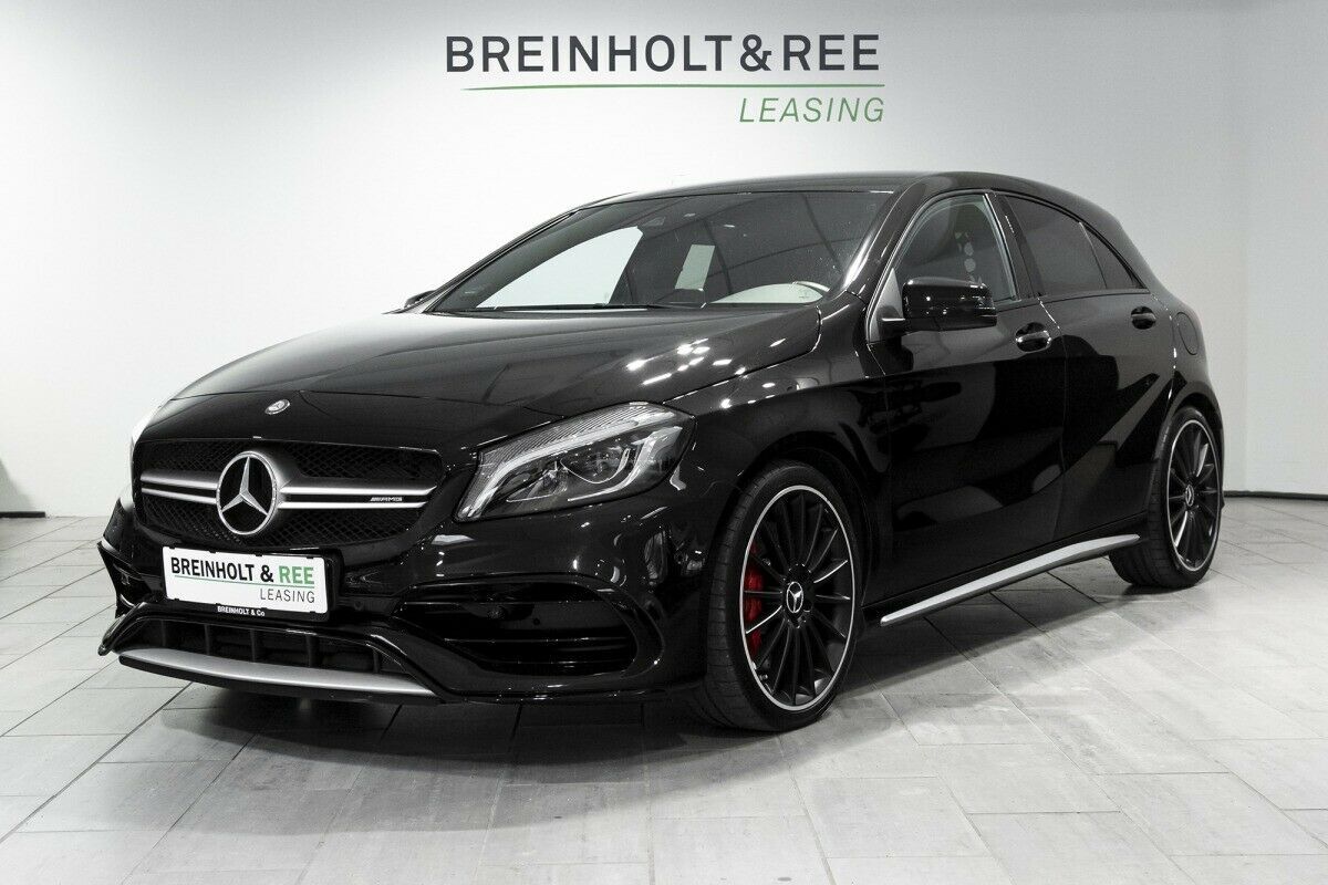 Grå Mercedes A45 fra 2017