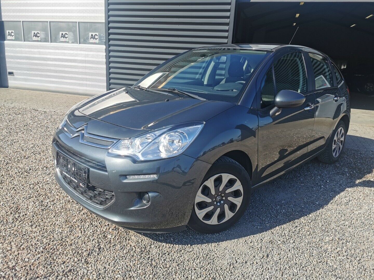 Grå Citroën C3 fra 2014