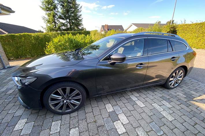 Grå Mazda 6 fra 2018
