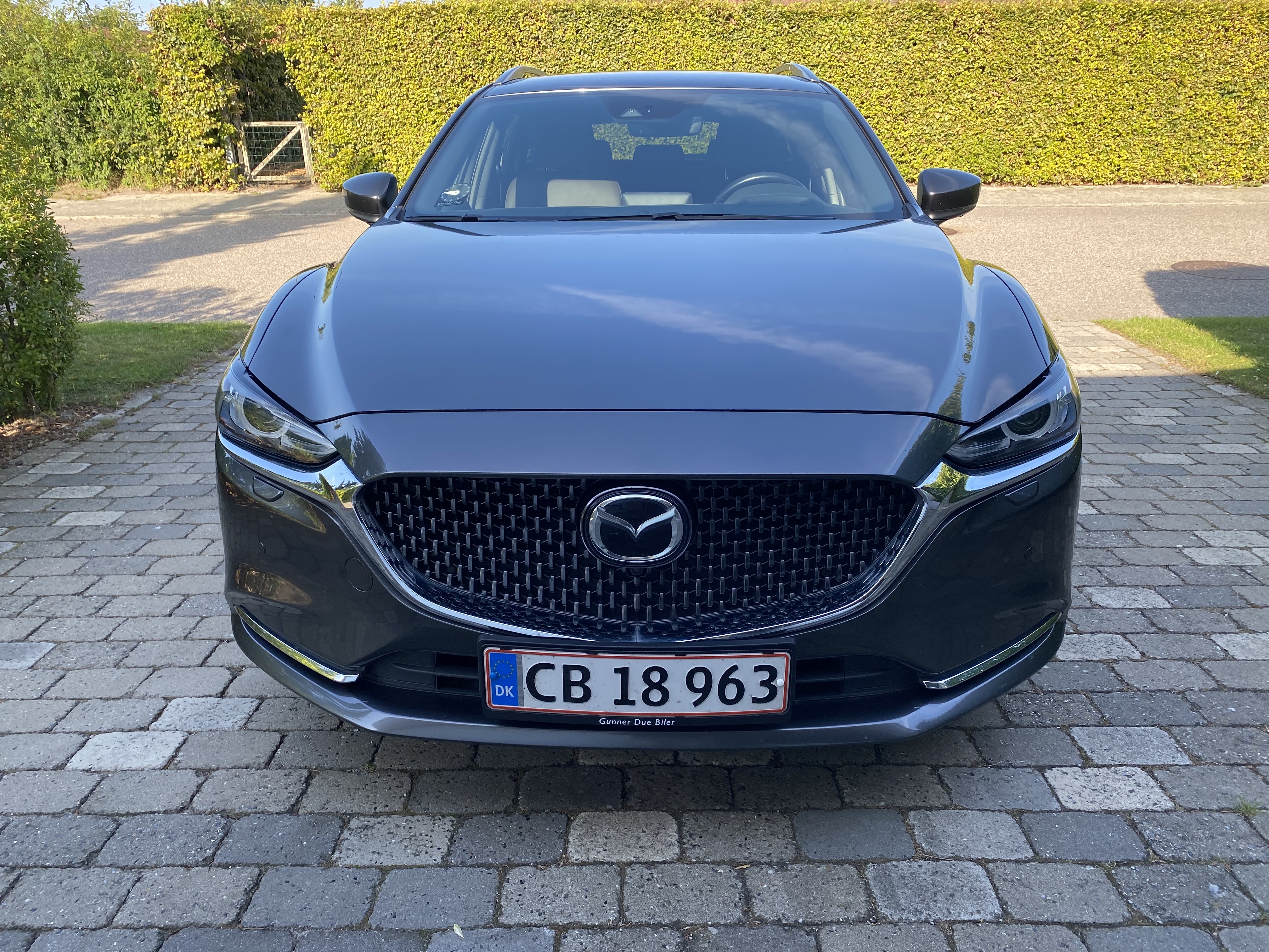 Grå Mazda 6 fra 2018