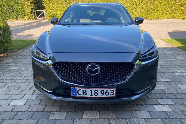 Grå Mazda 6 fra 2018