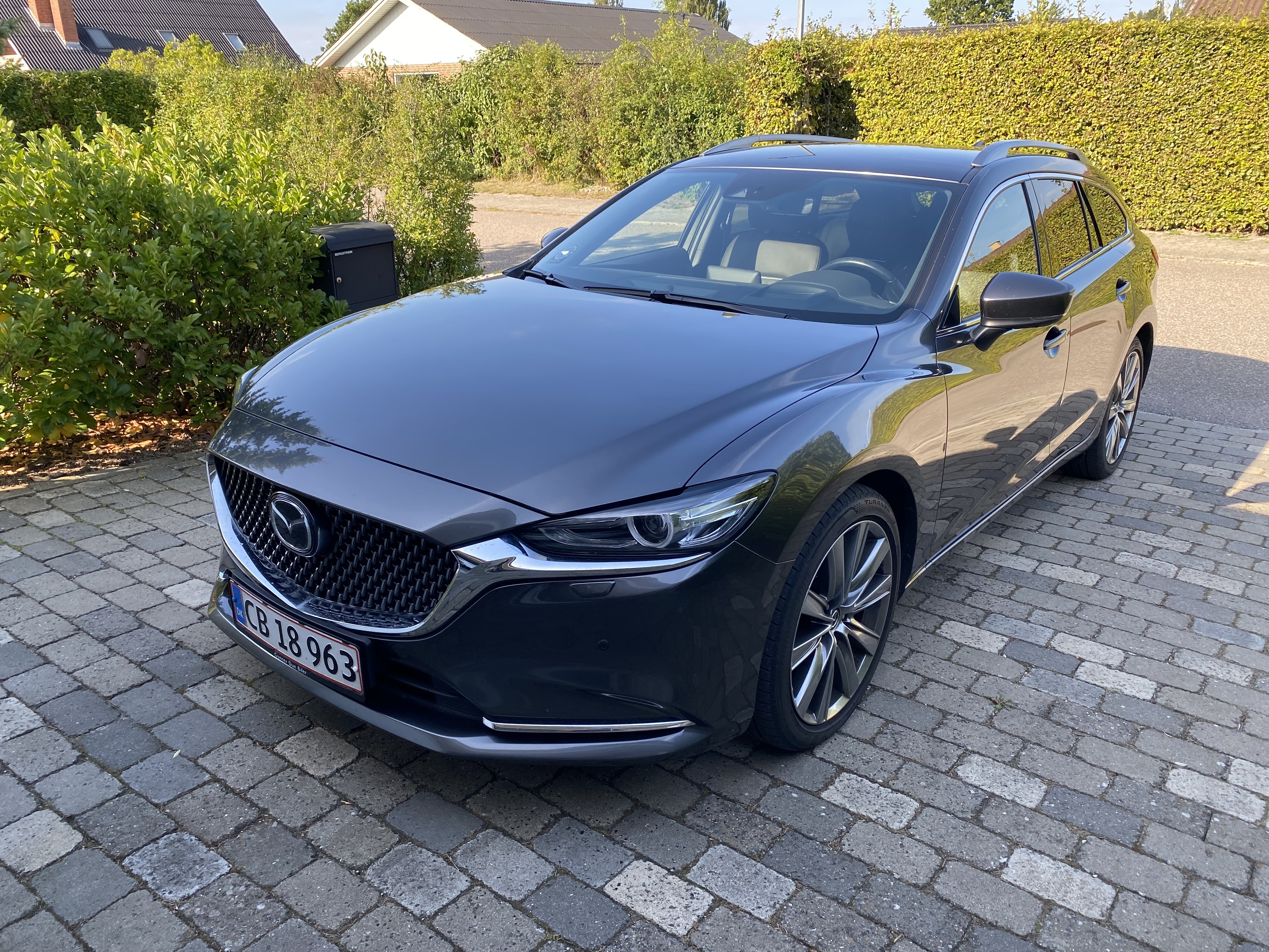 Grå Mazda 6 fra 2018