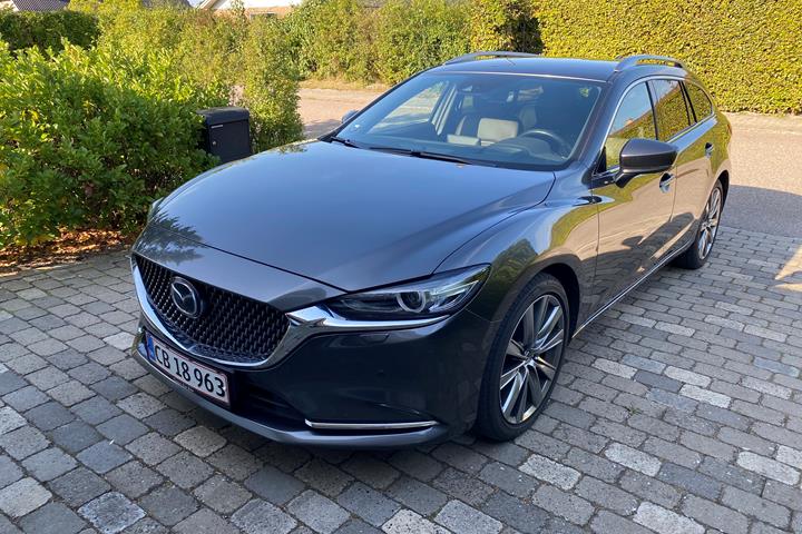 Grå Mazda 6 fra 2018