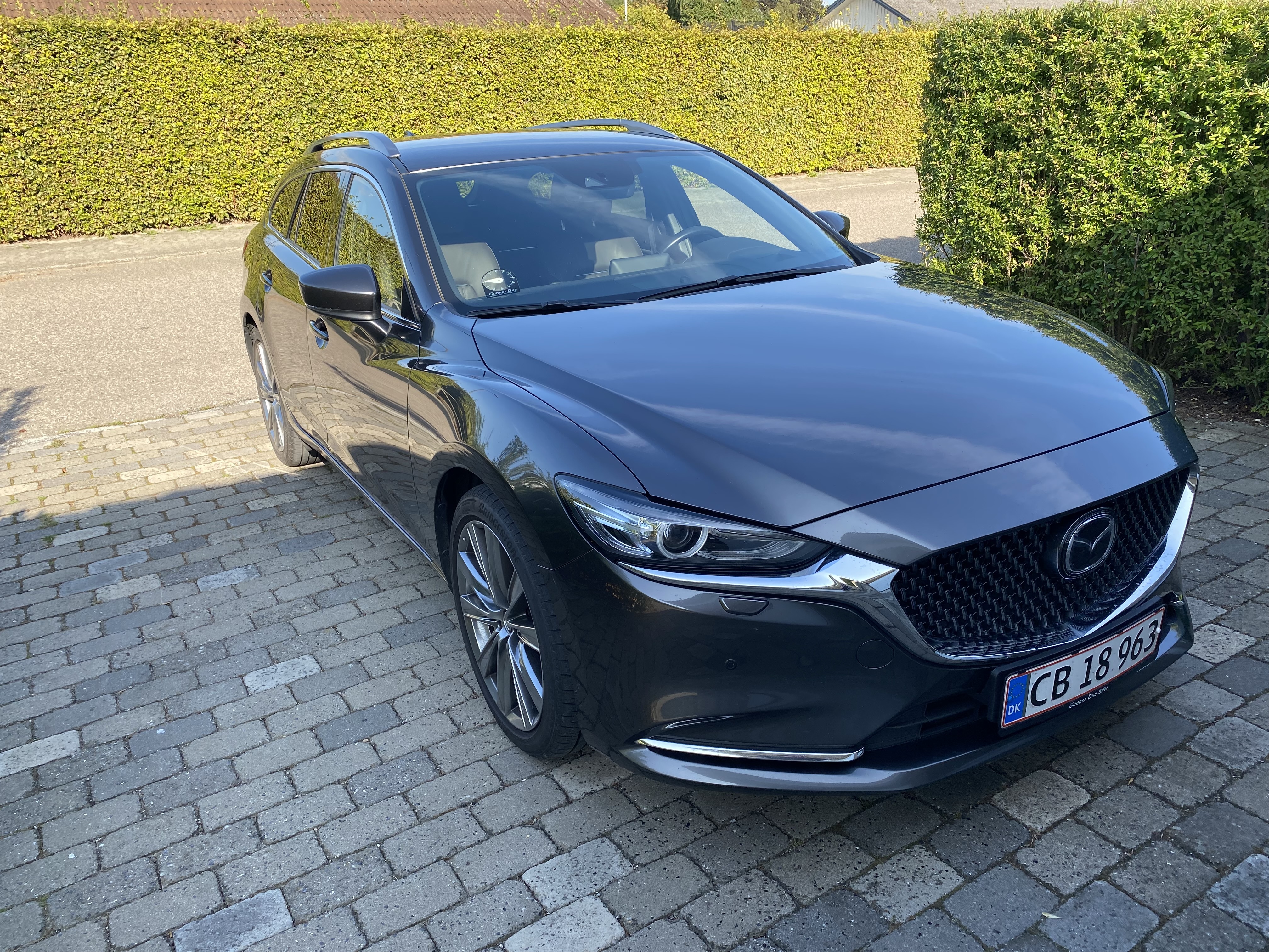 Grå Mazda 6 fra 2018
