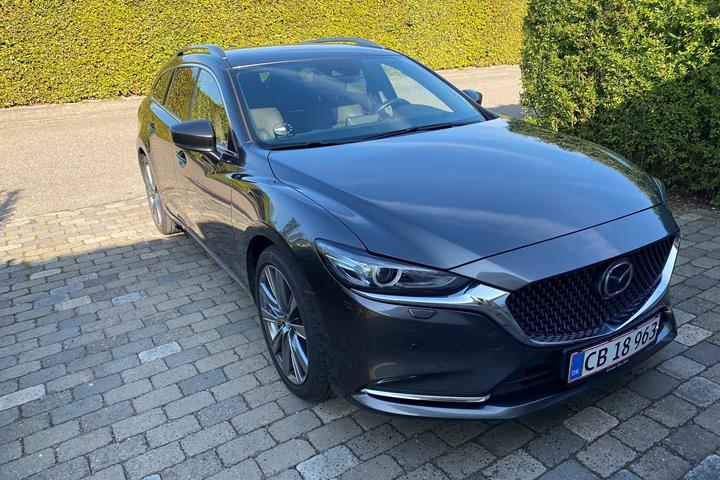 Grå Mazda 6 fra 2018