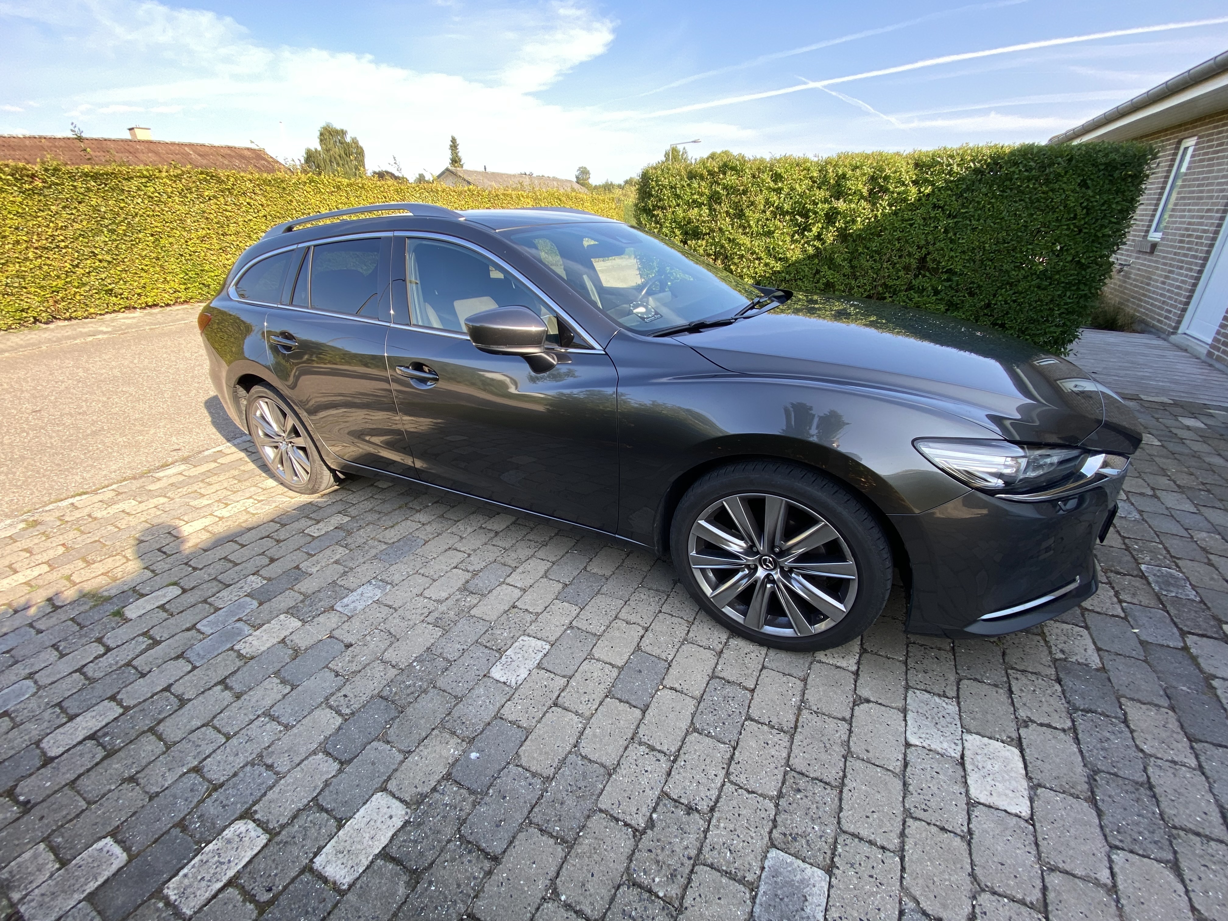 Grå Mazda 6 fra 2018