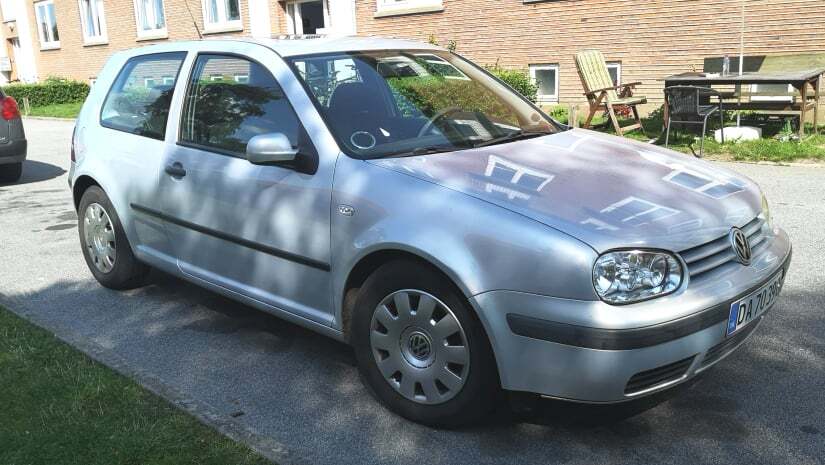Sølv VW Golf fra 1999