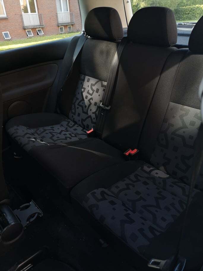 Sølv VW Golf fra 1999