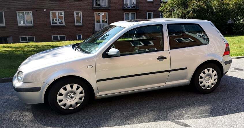 Sølv VW Golf fra 1999