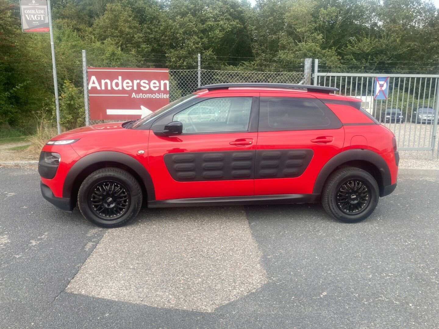 Rød Citroën C4 Cactus fra 2014