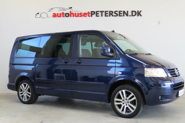 Blå VW Multivan fra 2003