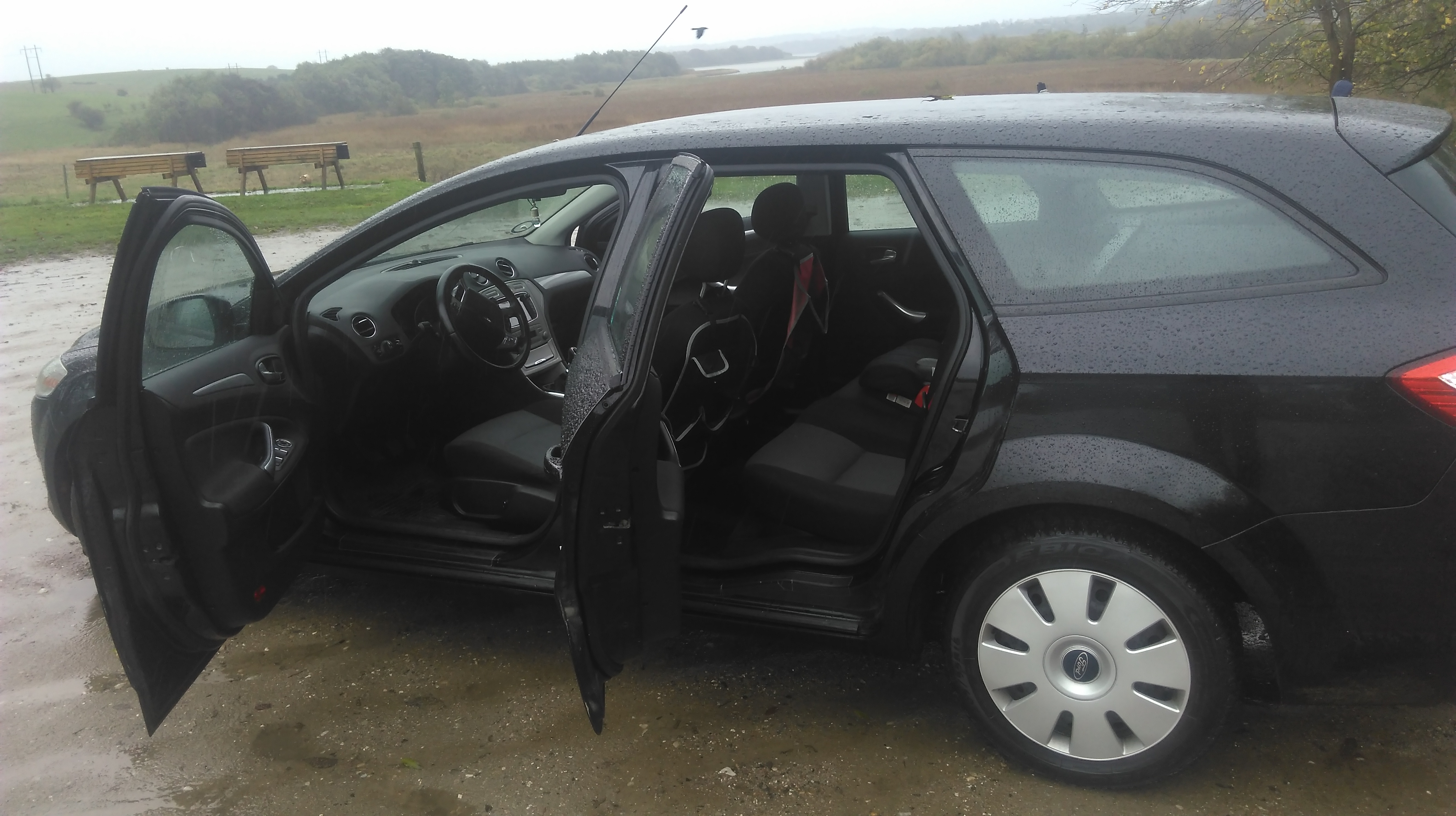 Sort Ford Mondeo fra 2008