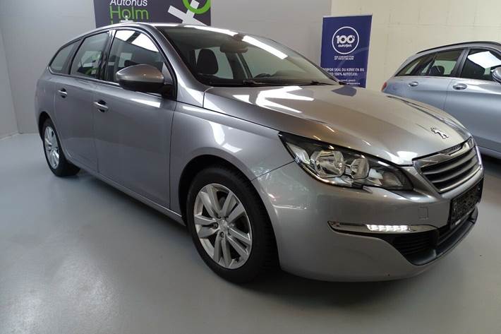 Grå Peugeot 308 fra 2016