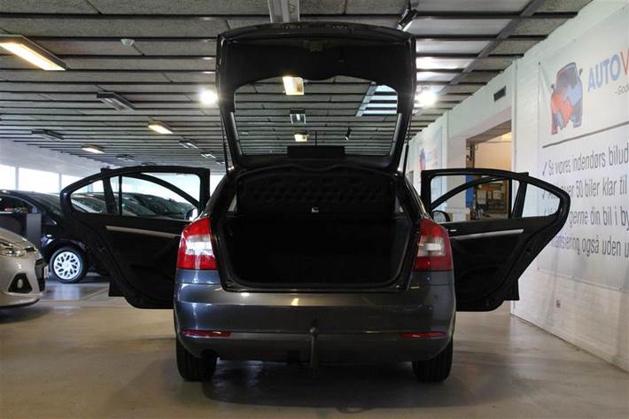 Grå Skoda Octavia fra 2012
