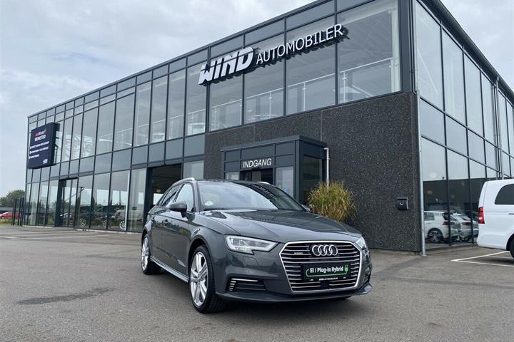 Grå Audi A3 fra 2020