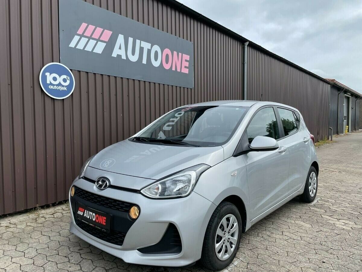 Grå Hyundai i10 fra 2018
