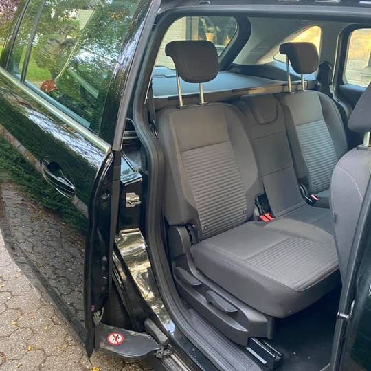 Sort Ford Grand C-Max fra 2016