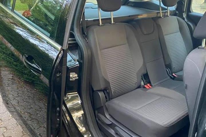 Sort Ford Grand C-Max fra 2016