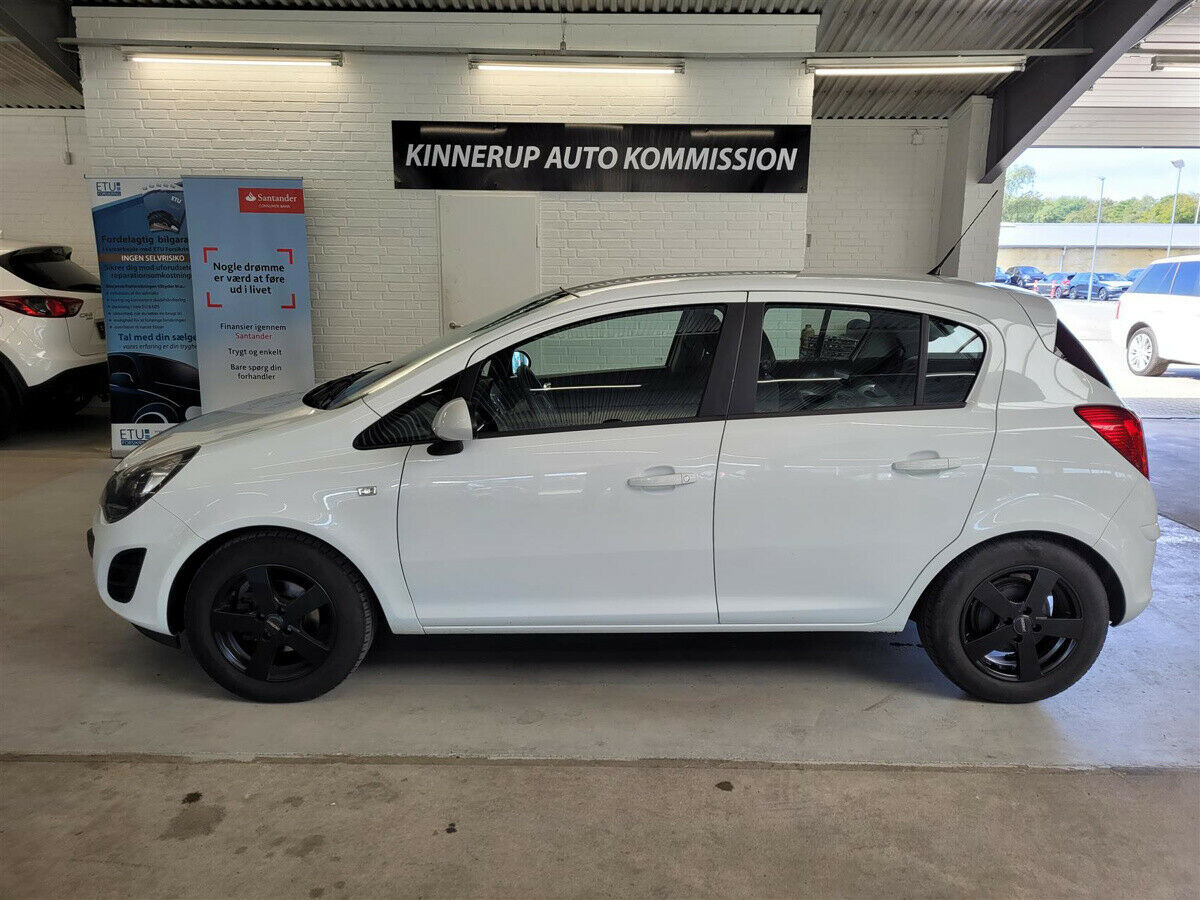 Grå Opel Corsa fra 2014