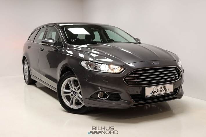 Grå Ford Mondeo fra 2017