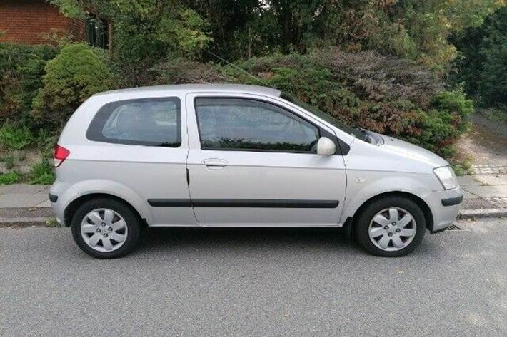 Grå Hyundai Getz fra 2005