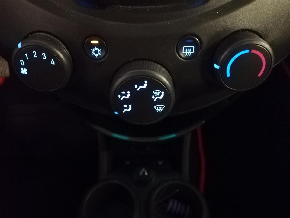 Blå Chevrolet Spark fra 2011