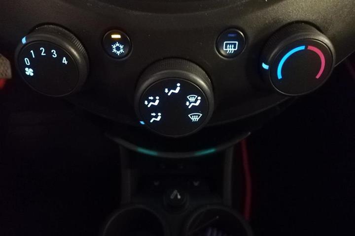 Blå Chevrolet Spark fra 2011