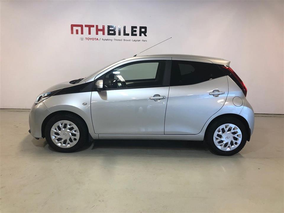 Grå Toyota Aygo fra 2019