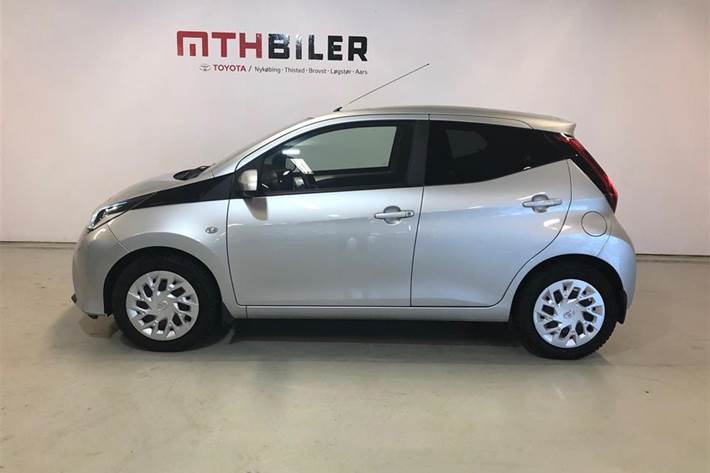 Grå Toyota Aygo fra 2019