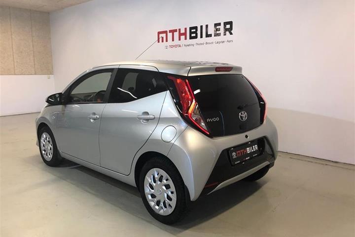 Grå Toyota Aygo fra 2019