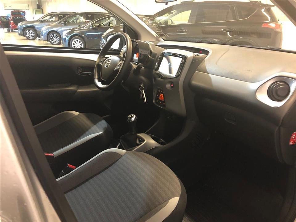 Grå Toyota Aygo fra 2019